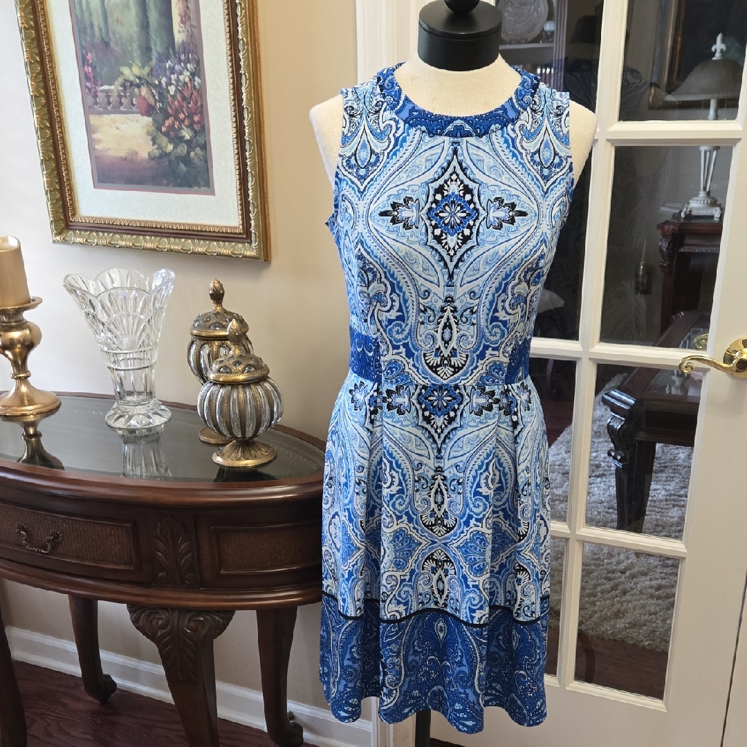 Chetta B Blue White Black Paisley Sleeveless Dress Stretch Pleated Skirt 4 Euc